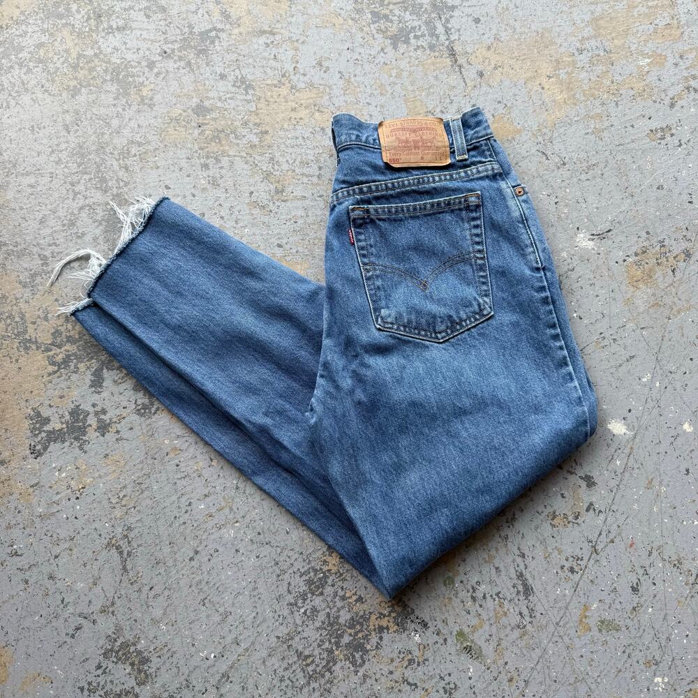Vintage Levi’s 550 Cropped‎ Relaxed Fit Jeans
